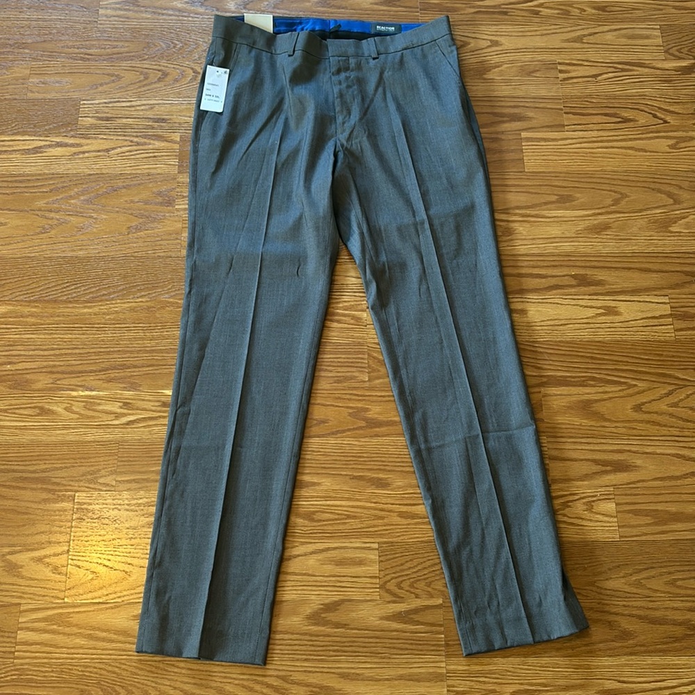 NWT Kenneth Cole Reaction Gray Slim Fit Flex Suit-Separate Pants 34 x 32